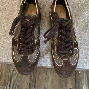 Louis Vuitton sneakers size 38.5 worn condition